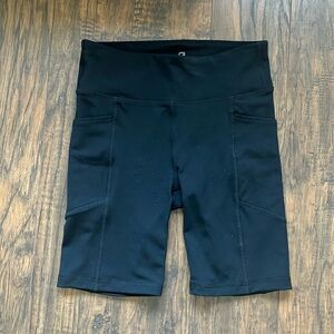 Gap GapFit Bike Shorts in Black, Size XS